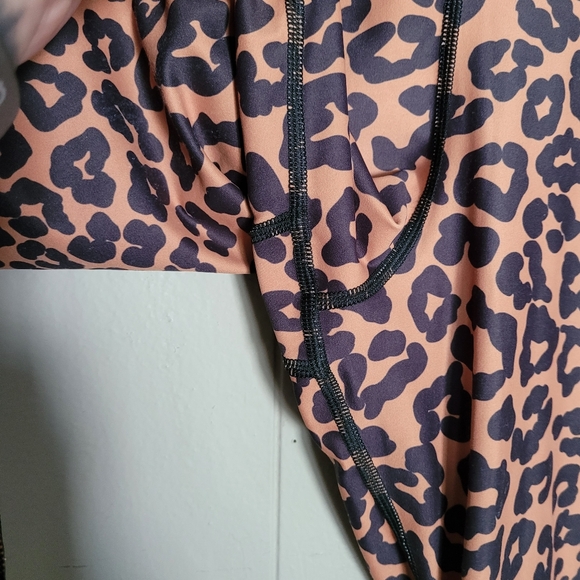 Beach Riot Piper Legging Leopard, M, matching bra also listed - Picture 7 of 11